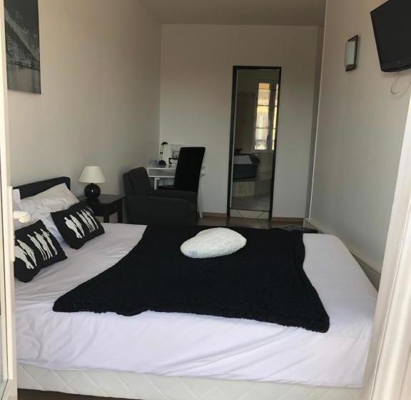 Отель Hôtel Les Diligences