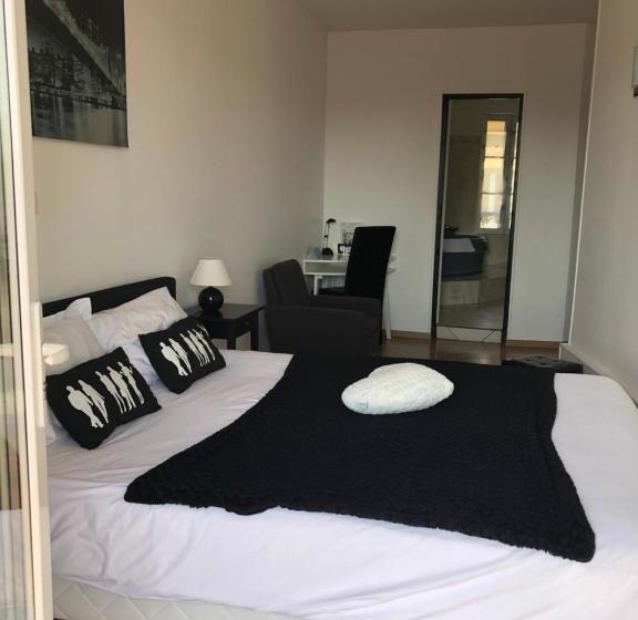 Отель Hôtel Les Diligences