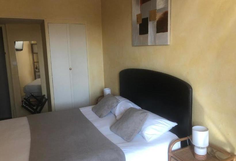 Отель Hôtel Les Diligences