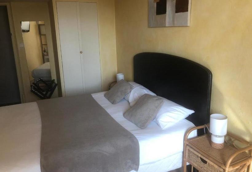 Отель Hôtel Les Diligences