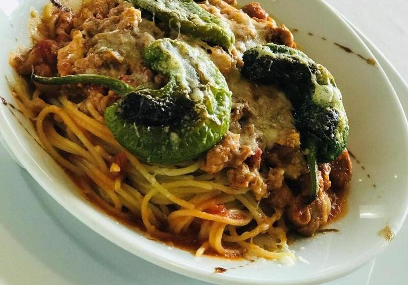 Отель Hôtel Les Genêts Bayonne