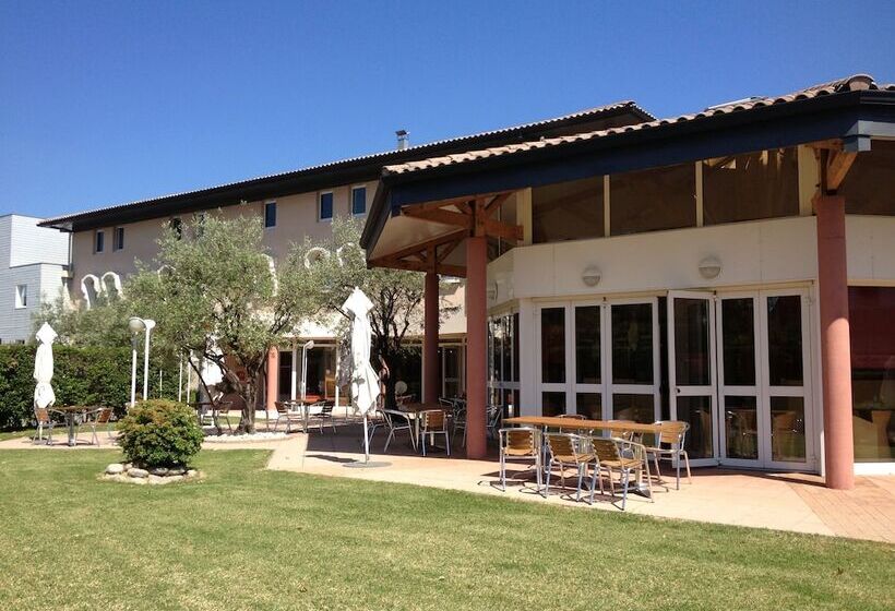 ホテル Ibis Aubenas