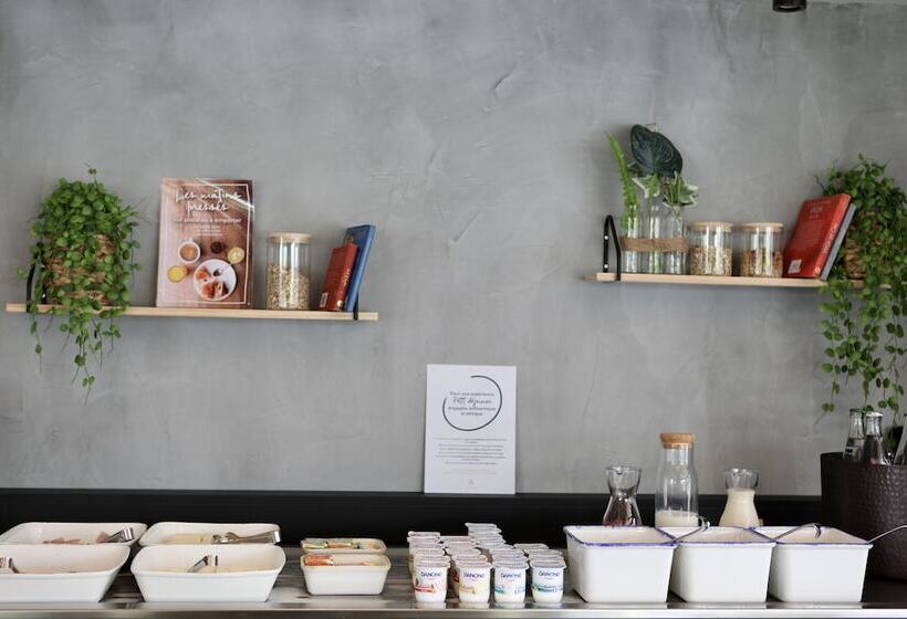 ホテル Ibis Aubenas