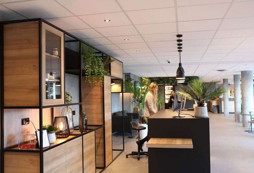 ホテル Ibis Aubenas