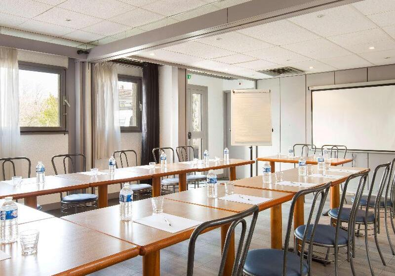 Отель Ibis Budget Fresnes Orly