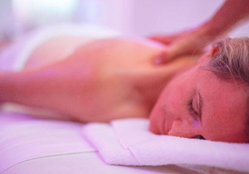 Отель Ibis Thalassa Hyeres Plage