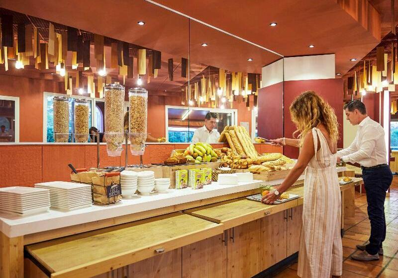 Отель Ibis Thalassa Hyeres Plage