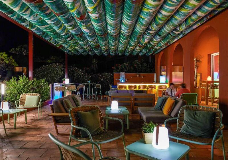 Отель Ibis Thalassa Hyeres Plage