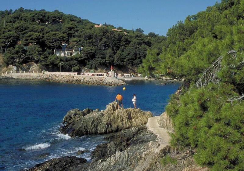 Отель Ibis Thalassa Hyeres Plage