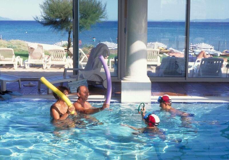 Отель Ibis Thalassa Hyeres Plage