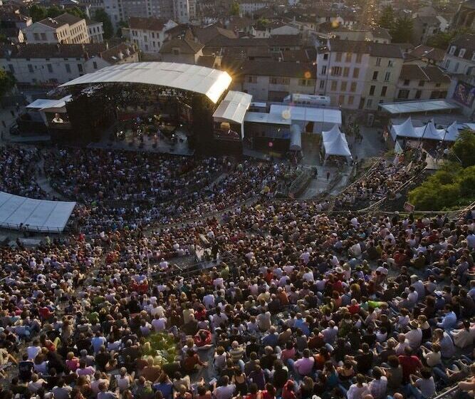 فندق Ibis Lyon Sud Chasse Sur Rhone