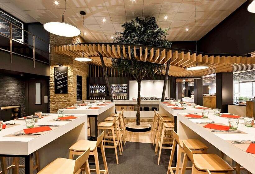 Отель Ibis Site Du Futuroscope