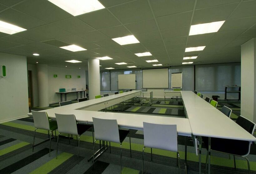 هتل Ibis Toulouse Pont Jumeaux