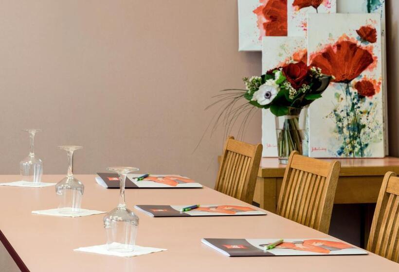 בית מלון כפרי Ibis Vichy