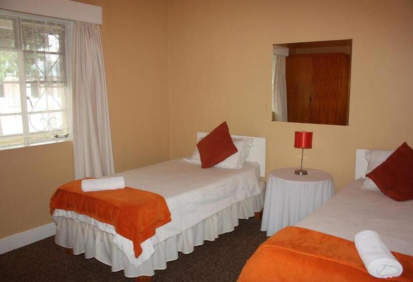 בית מלון כפרי Karoopark Guest House