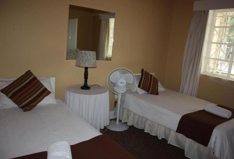 בית מלון כפרי Karoopark Guest House