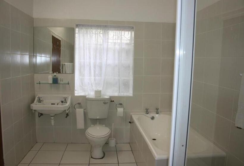 בית מלון כפרי Karoopark Guest House