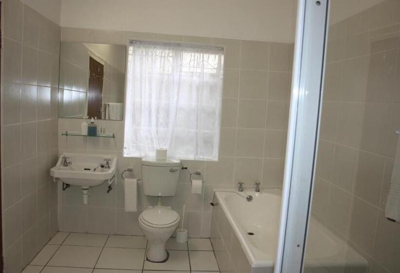 בית מלון כפרי Karoopark Guest House