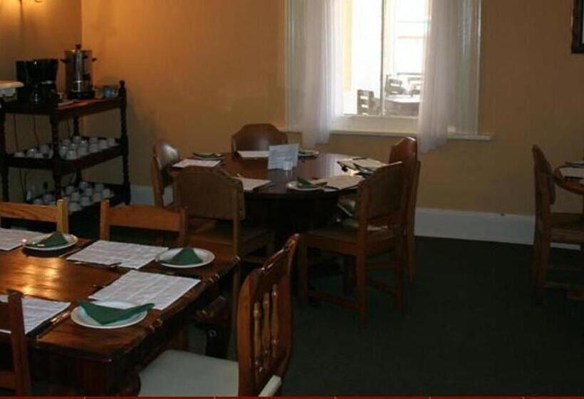 בית מלון כפרי Karoopark Guest House