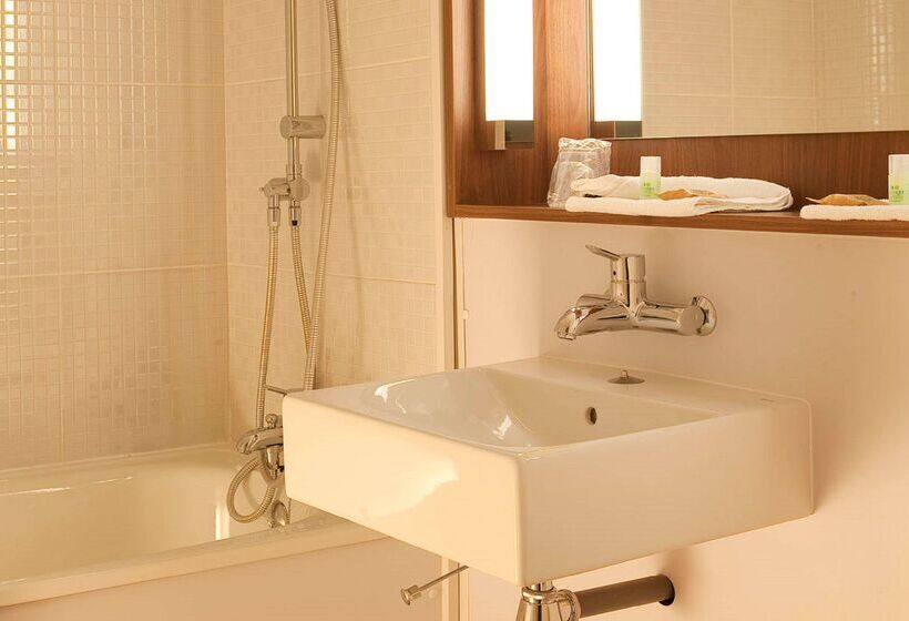 ホテル Kyriad Brie Comte Robert