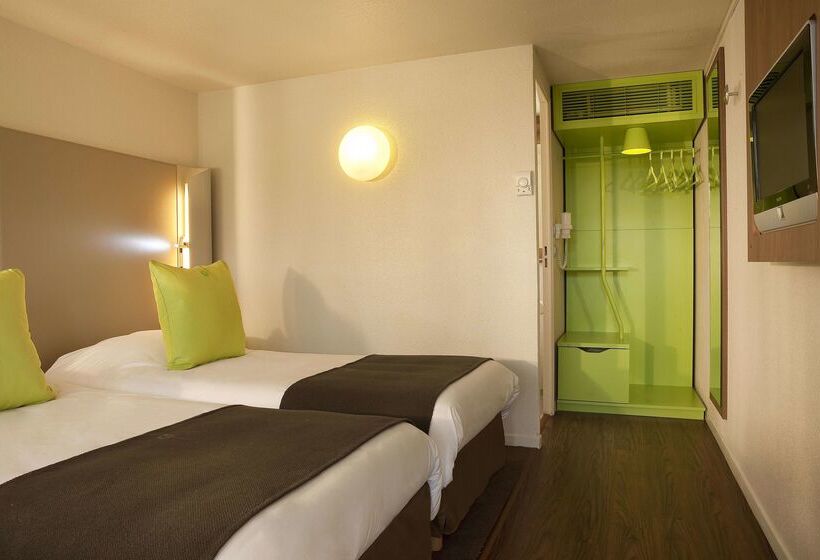 ホテル Kyriad Brie Comte Robert