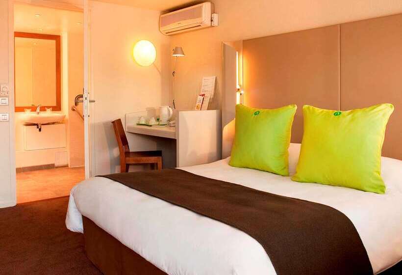 ホテル Kyriad Brie Comte Robert