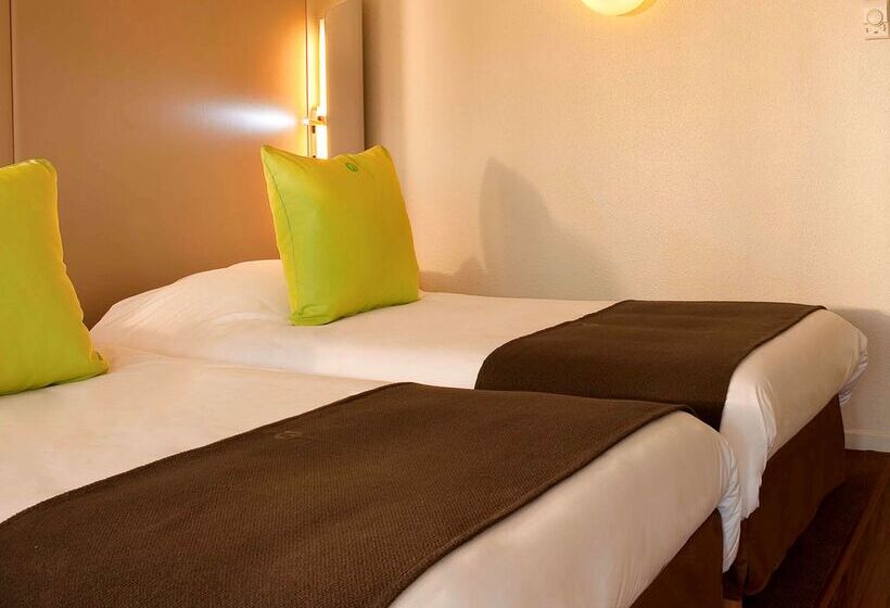 ホテル Kyriad Brie Comte Robert