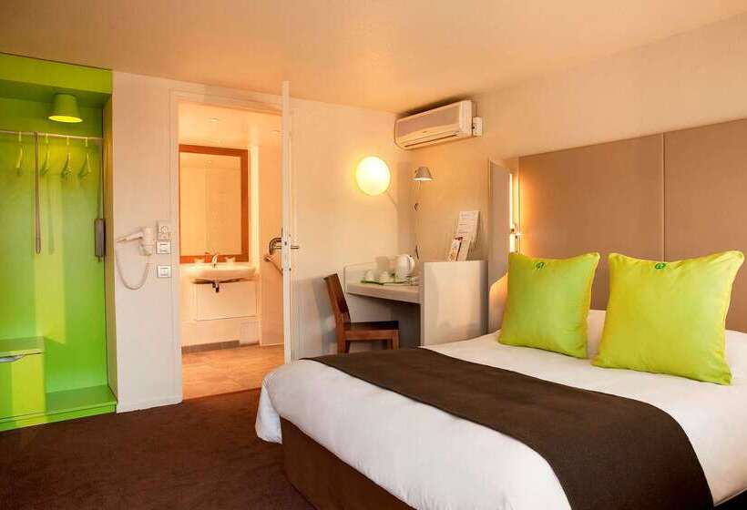 ホテル Kyriad Brie Comte Robert