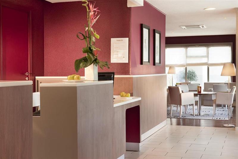 ホテル Kyriad Brie Comte Robert