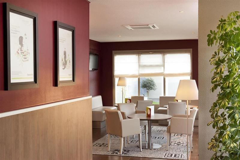 ホテル Kyriad Brie Comte Robert