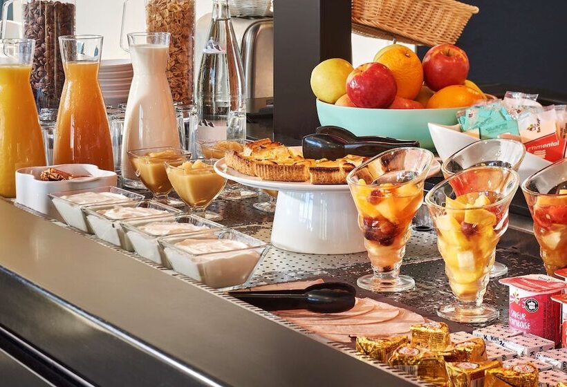 ホテル Kyriad Brie Comte Robert