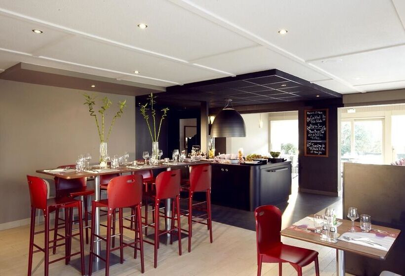 Отель Kyriad Chalons En Champagne  Saint Martin