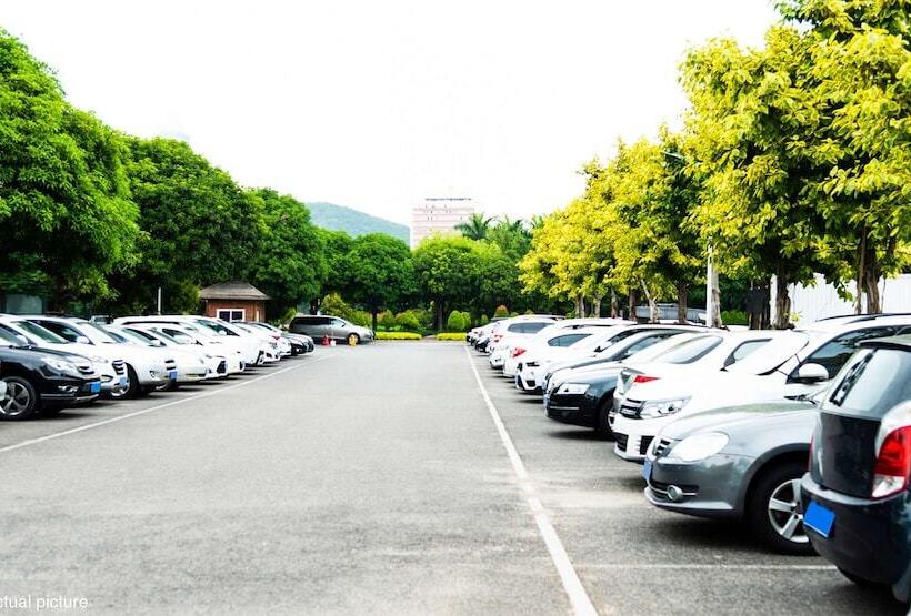 Отель Kyriad Direct Haguenau