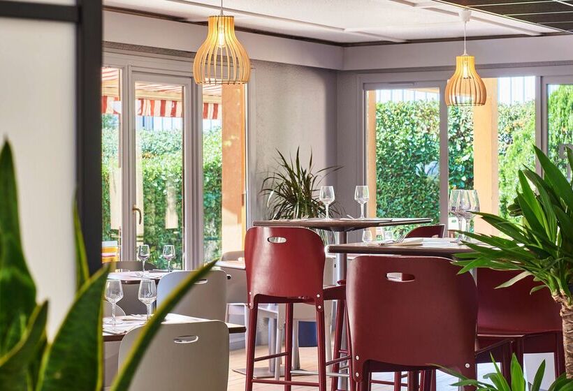 Отель Kyriad Direct Strasbourg Ouest  Zénith