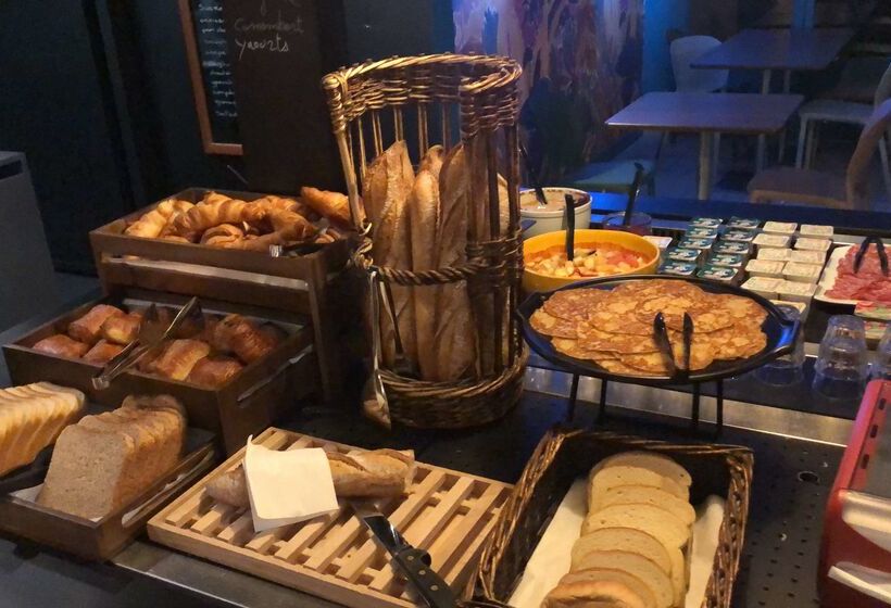 هتل Kyriad Honfleur  La Riviere Saint Sauveur