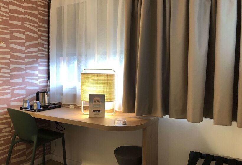 هتل Kyriad Honfleur  La Riviere Saint Sauveur