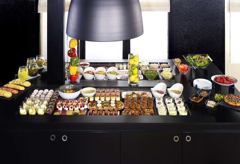 هتل Kyriad Honfleur  La Riviere Saint Sauveur