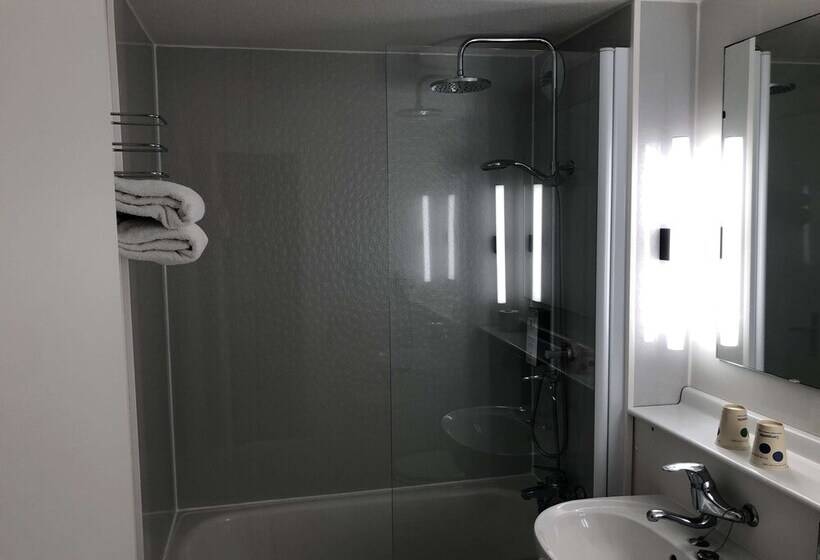 هتل Kyriad Honfleur  La Riviere Saint Sauveur