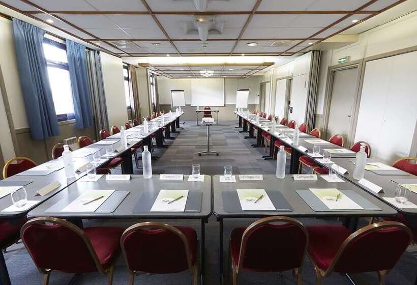 ホテル Kyriad Le Blanc Mesnil