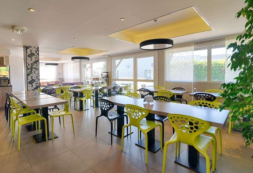 酒店 Kyriad Lyon Est  Saint Bonnet De Mure