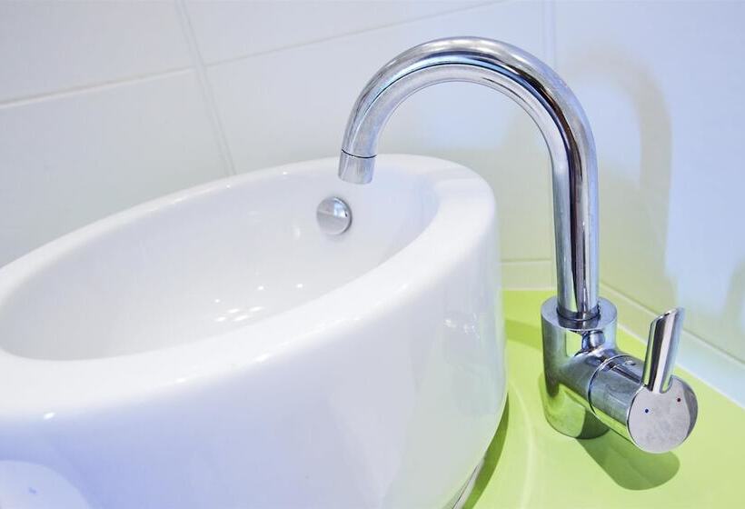 酒店 Kyriad Lyon Est  Saint Bonnet De Mure