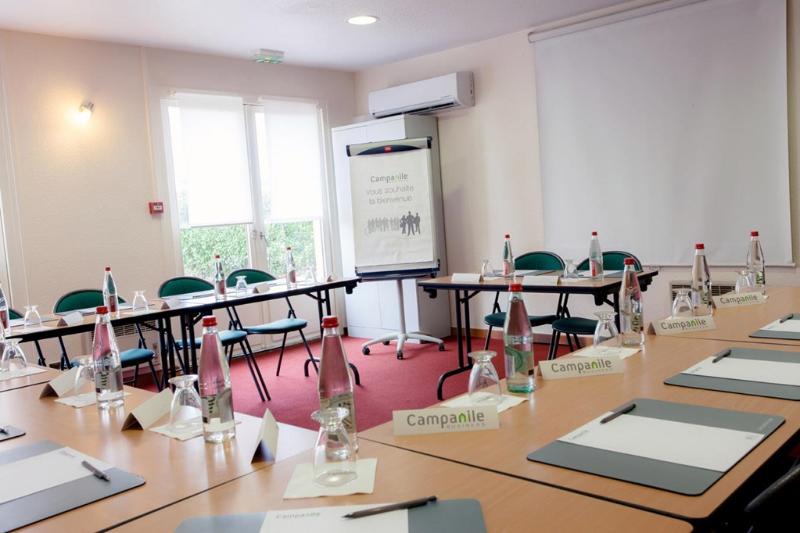 בית מלון כפרי Kyriad Montauban Sud  Albasud