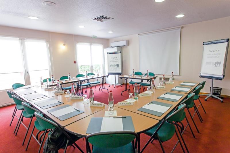 בית מלון כפרי Kyriad Montauban Sud  Albasud