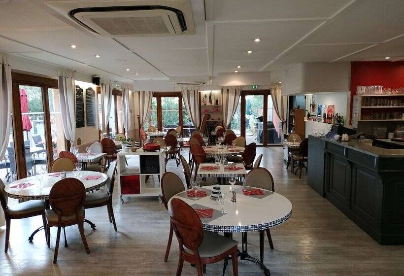 Отель Kyriad Montpellier Nord Parc Euromédecine