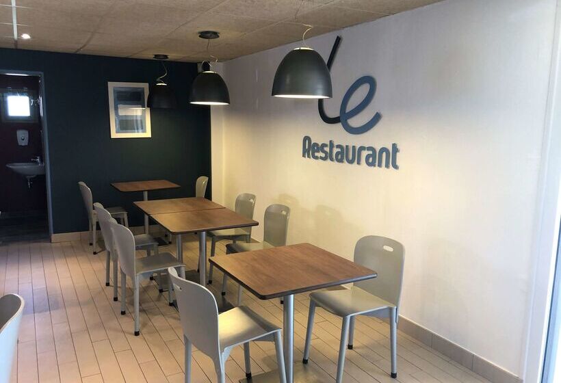 בית מלון כפרי Kyriad Niort   La Crèche