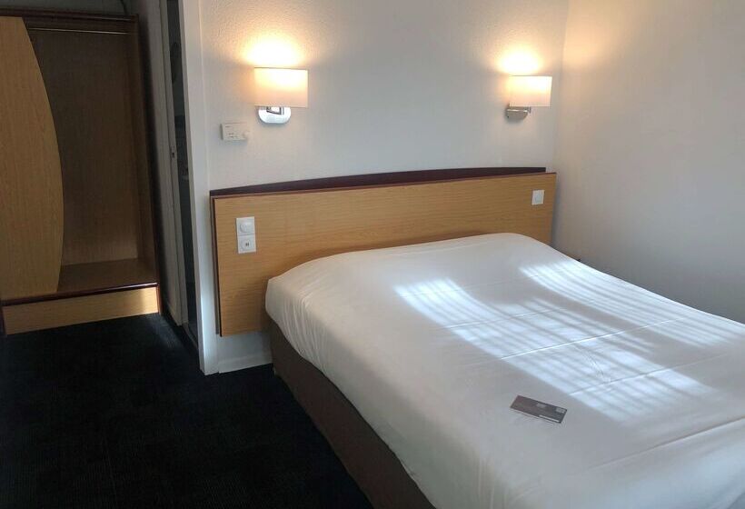 فندق Kyriad Niort   La Crèche