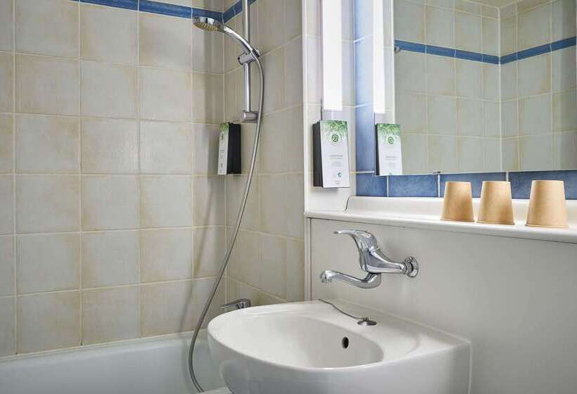 فندق Kyriad Niort   La Crèche