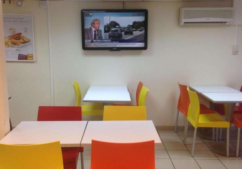 فندق Kyriad Niort   La Crèche