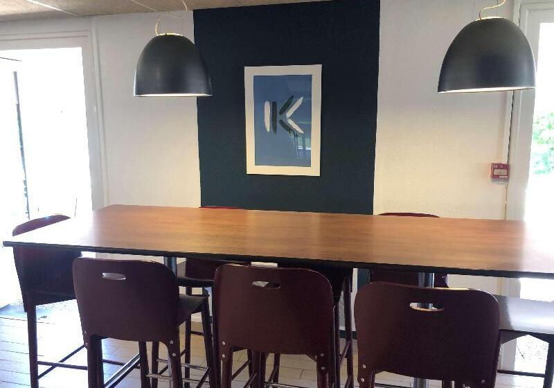 فندق Kyriad Niort   La Crèche