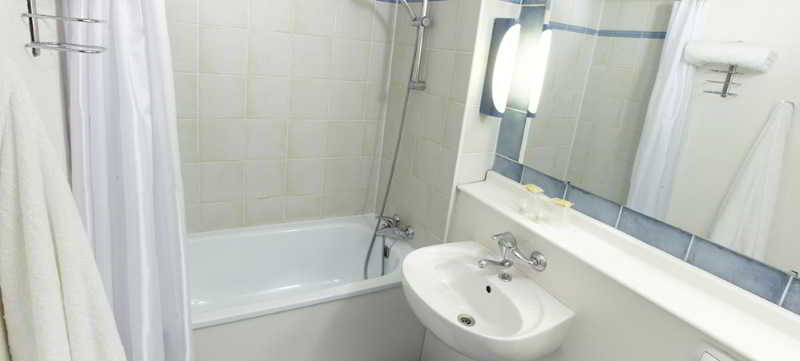 בית מלון כפרי Kyriad Niort   La Crèche